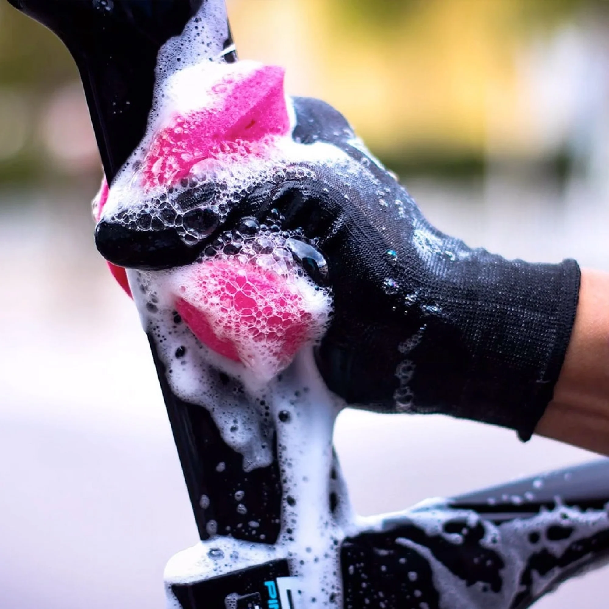 Muc-Off Expanding Microcell Sponge - Image 4